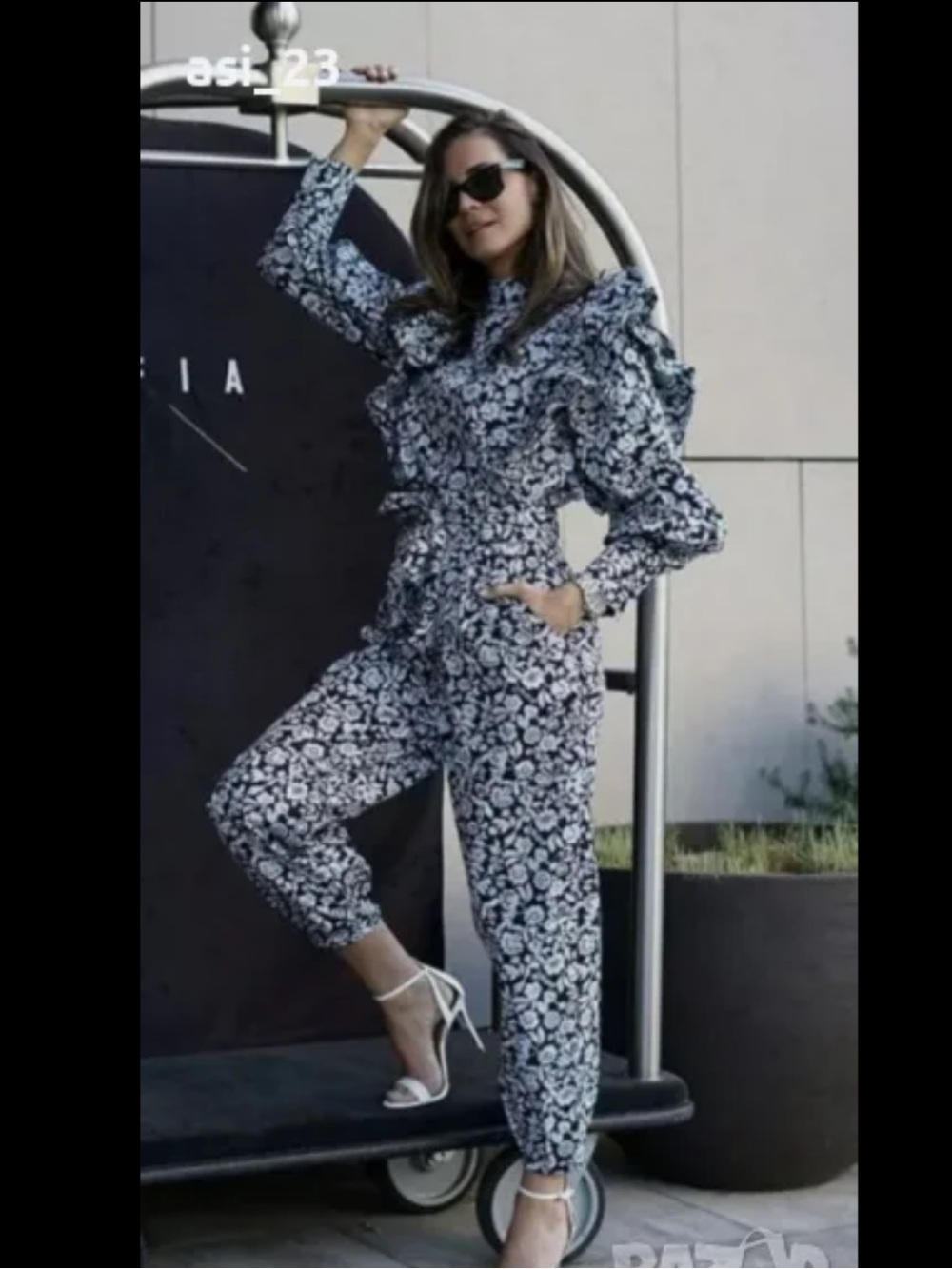 Zara Women Poplin jumpsuit with print detail Floral Size Small